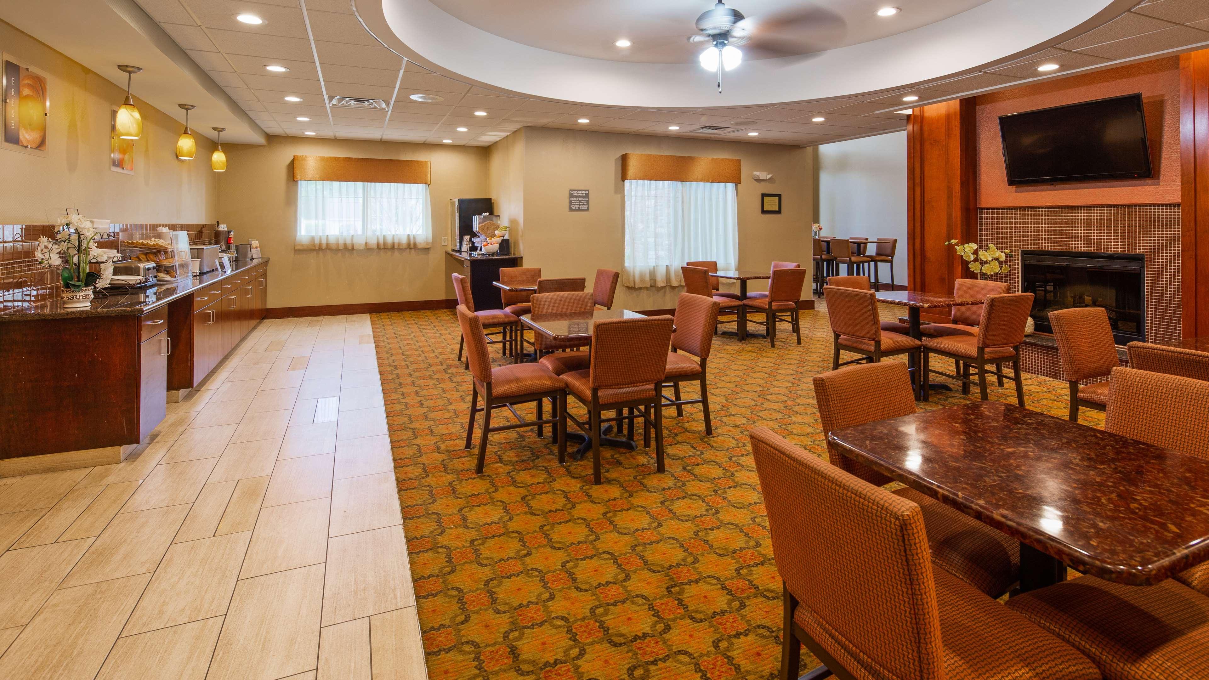 קורטלנד Best Western Plus Finger Lakes Inn & Suites מראה חיצוני תמונה